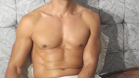    ------- Hi Im Willy  follow me do not forget to put the thumb up  online show from 11.18.25