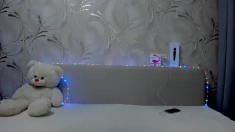 Snapshot of swweetangel chatting on 02.12.25 Ana online show from 02.12.25