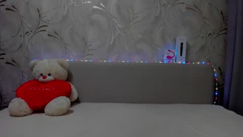Snapshot of swweetangel chatting on 02.16.25 Ana online show from 02.16.25
