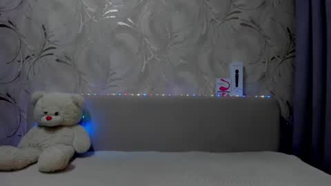Snapshot of swweetangel chatting on 02.22.25 Ana online show from 02.22.25