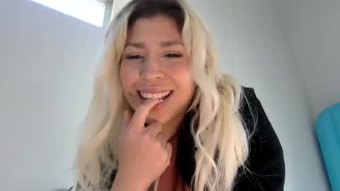 Snapshot of sxhoneyx chatting on 04.07.26 Sophie online show from 04.07.26