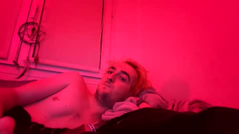 Snapshot of sxynner chatting on 01.08.26 sXyez online show from 01.08.26