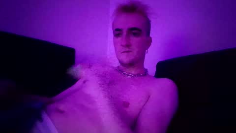 Snapshot of sxynner chatting on 01.18.26 sXyez online show from 01.18.26