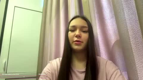 Snapshot of sylviadyar chatting on 06.10.26 Sylvia online show from 06.10.26
