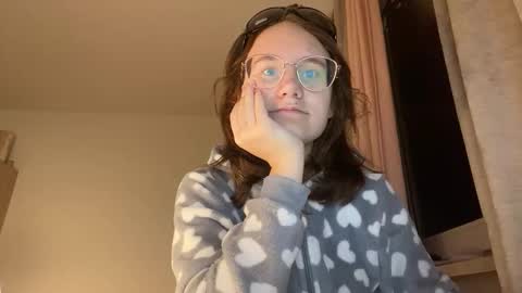 Snapshot of sylviagreen_ chatting on 10.22.25 Sylvia online show from 10.22.25