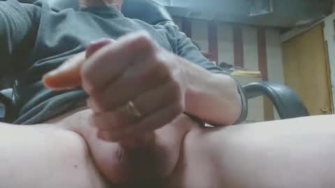 Snapshot of syse3 chatting on 12.20.24 syse3 online show from 12.20.24