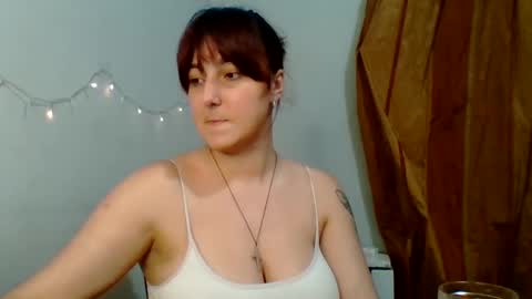 Snapshot of syssipisi chatting on 09.23.25 Sarah online show from 09.23.25