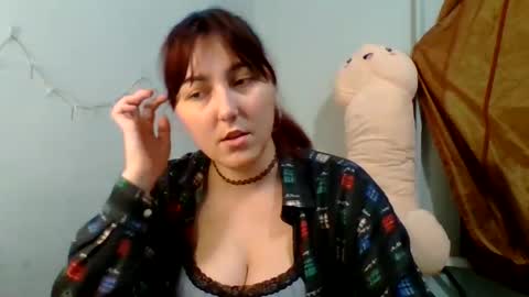 Snapshot of syssipisi chatting on 09.28.25 Sarah online show from 09.28.25