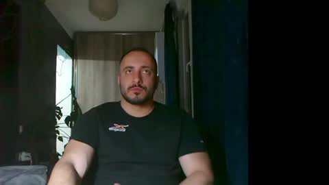 Snapshot of t_huracane chatting on 05.18.26 Huracane online show from 05.18.26