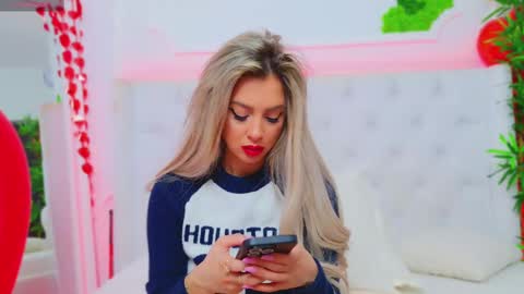 Snapshot of taahiraarabian chatting on 02.15.25 Arianna online show from 02.15.25