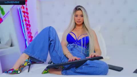 Snapshot of taahiraarabian chatting on 02.18.25 Arianna online show from 02.18.25