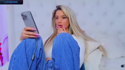 Snapshot of taahiraarabian chatting on 02.18.25 Arianna online show from 02.18.25