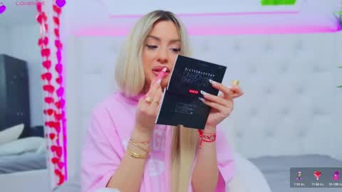 Snapshot of taahiraarabian chatting on 03.11.25 Arianna online show from 03.11.25