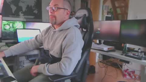 Oliver online show from 01.05.25