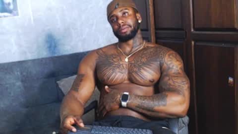 Tairon Tucke online show from 12.14.24