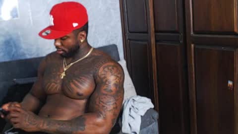 Tairon Tucke online show from 12.17.24