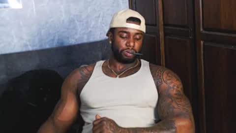 Tairon Tucke online show from 12.20.24