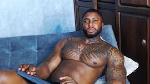 Tairon Tucke online show from 12.24.24