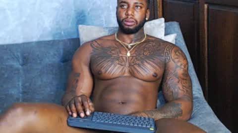 Tairon Tucke online show from 12.26.24