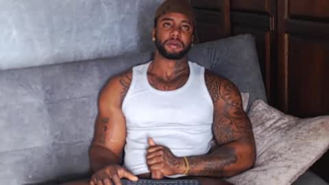 Tairon Tucke online show from 01.24.25