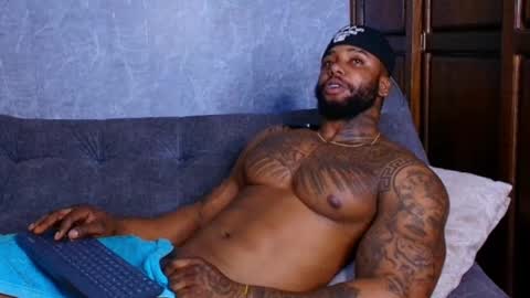 Tairon Tucke online show from 02.27.25