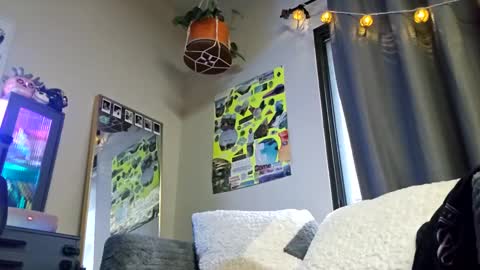 Taishabubblebutt online show from 12.13.24