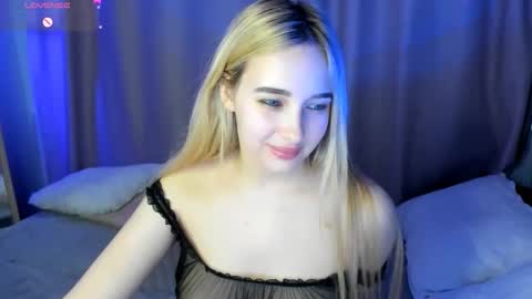 Snapshot of taisia_hot chatting on 05.20.26 Taisia online show from 05.20.26