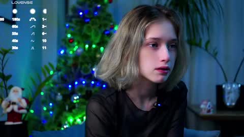 Snapshot of taitehambelton chatting on 12.22.24 Mia online show from 12.22.24