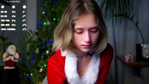Snapshot of taitehambelton chatting on 12.23.24 Mia online show from 12.23.24