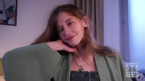 Mia online show from 11.08.25