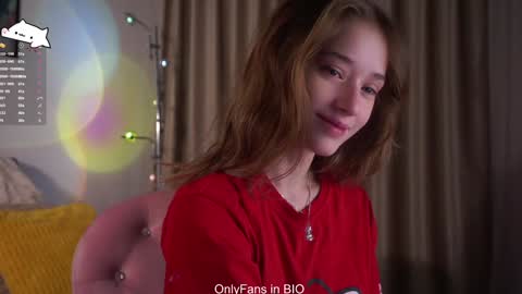 Snapshot of taitehambelton chatting on 01.18.26 Mia online show from 01.18.26