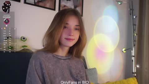 Snapshot of taitehambelton chatting on 02.08.26 Mia online show from 02.08.26