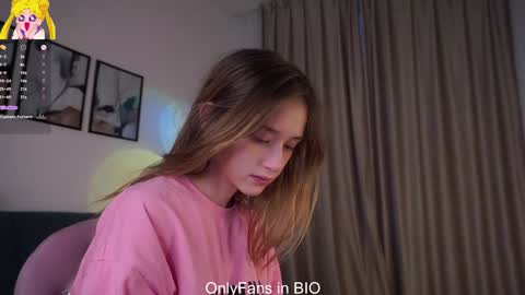 Snapshot of taitehambelton chatting on 02.13.26 Mia online show from 02.13.26