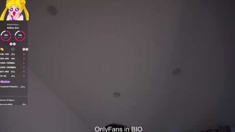 Snapshot of taitehambelton chatting on 02.15.26 Mia online show from 02.15.26