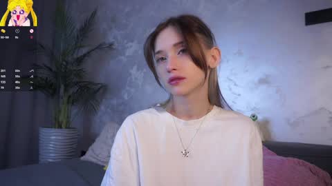 Mia online show from 04.12.26