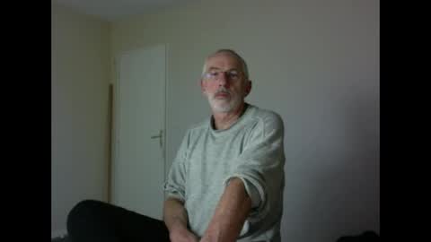 Snapshot of taliesin4321 chatting on 10.14.25 Jack Pierrot online show from 10.14.25