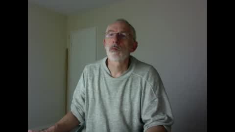 Snapshot of taliesin4321 chatting on 10.15.25 Jack Pierrot online show from 10.15.25