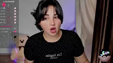 Snapshot of talla_la chatting on 09.26.25 Talla online show from 09.26.25