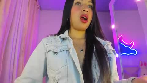 Snapshot of tamara_marquez chatting on 04.14.26 SOFIA online show from 04.14.26