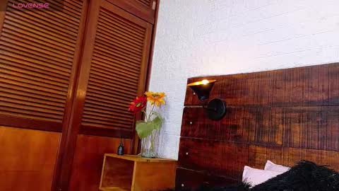    online show from 10.09.25