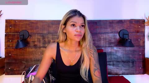 Snapshot of tamara_sanz1 chatting on 02.21.26 online show from 02.21.26