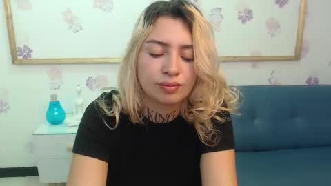 Snapshot of tamara_velezz chatting on 02.18.26 Tamara online show from 02.18.26