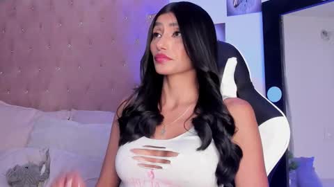 Snapshot of tami_04 chatting on 11.29.25 Im Tami online show from 11.29.25