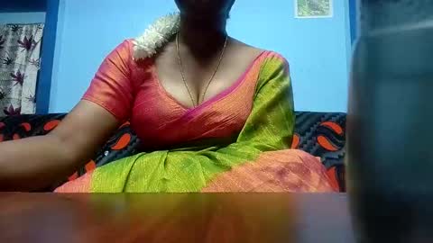 Snapshot of tamilmadhi520 chatting on 02.26.26 tamilmadhi520 online show from 02.26.26