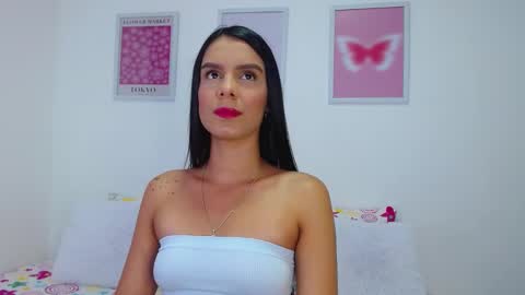 Snapshot of tamy_sweet01 chatting on 01.06.25 tamy sweet01 online show from 01.06.25