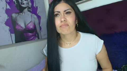 Snapshot of tania_mature chatting on 06.13.26 tania online show from 06.13.26