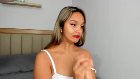 Snapshot of taniacarterr chatting on 10.31.25 TaniaCarter online show from 10.31.25