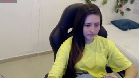 Snapshot of taniadevil_69 chatting on 12.18.24 Tania  online show from 12.18.24