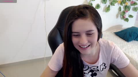 Snapshot of taniadevil_69 chatting on 12.26.24 Tania  online show from 12.26.24