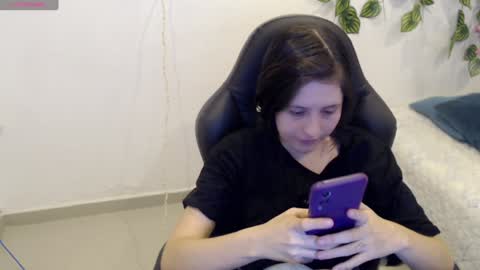 Snapshot of taniadevil_69 chatting on 01.04.25 Tania  online show from 01.04.25